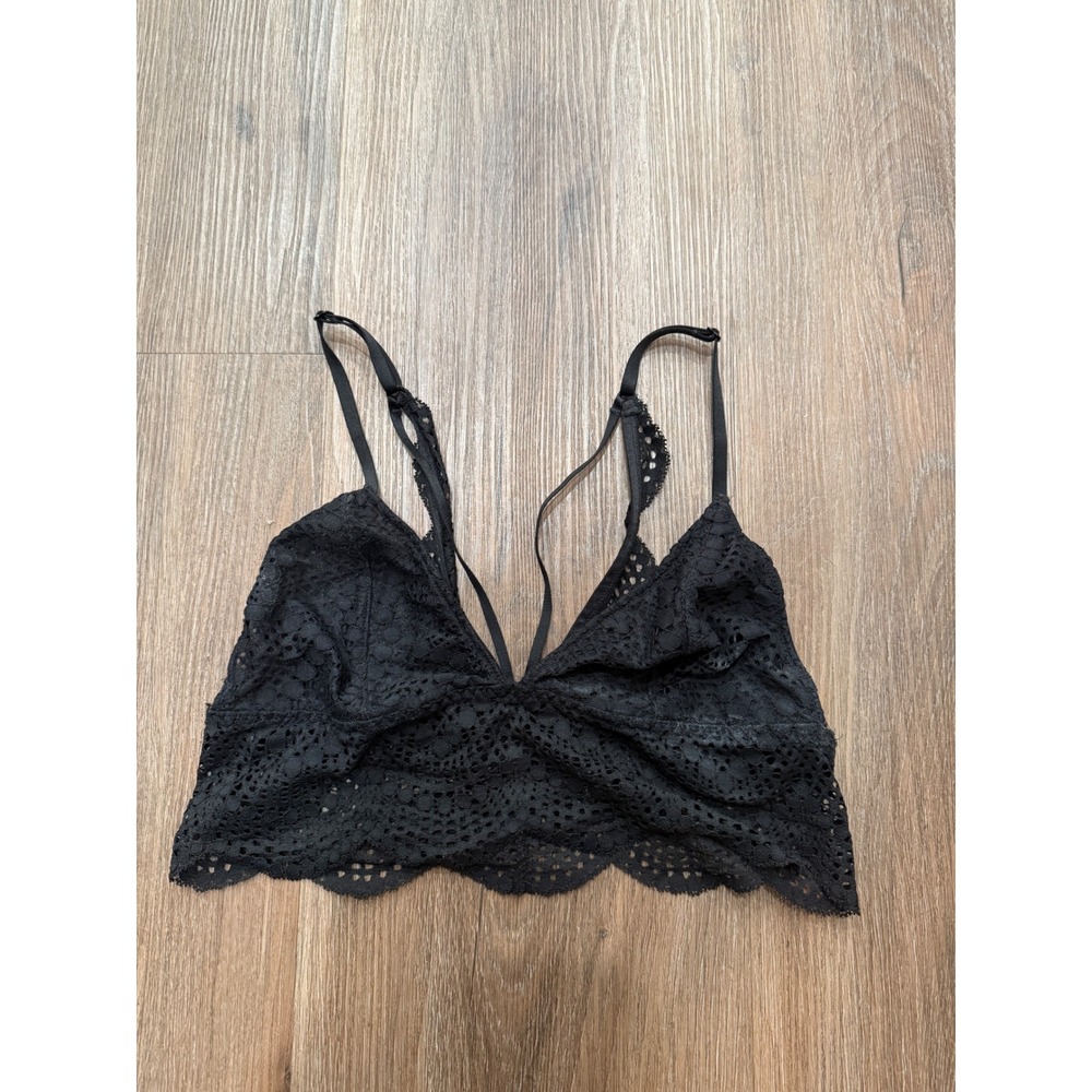 Victoria's Secret Black Lace‎ Bralette V-Neck Cage Strap Scalloped Eyelet Size M